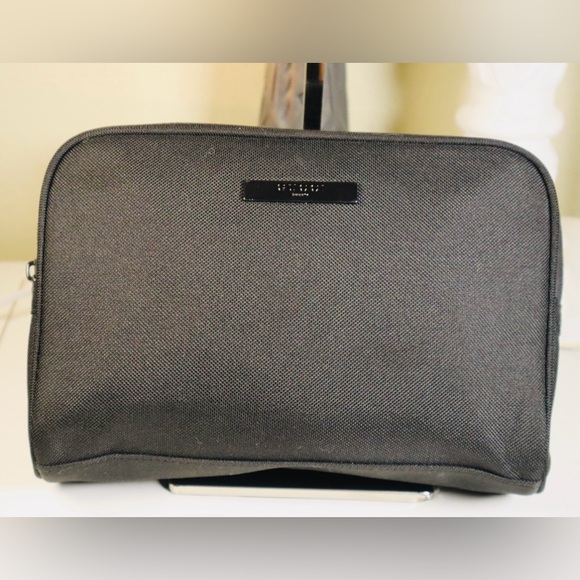 “HOST PICK” Gucci Nylon Toiletry Travel Bag Black - Picture 10 of 11